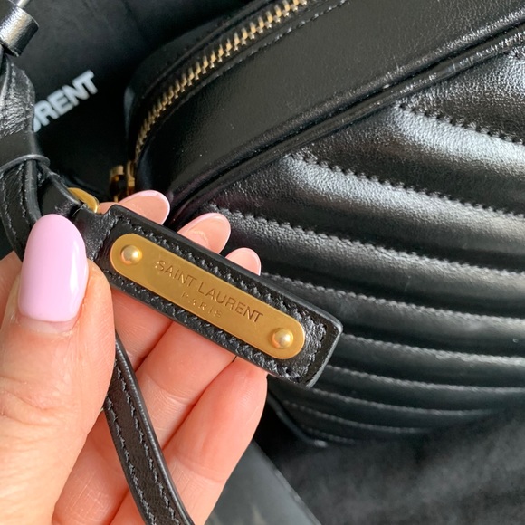 Saint Laurent YSL  Lou Bag in Quilted Leather - Picture 4 of 11